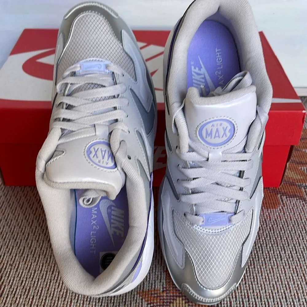 NIKE WMNS AIR MAX2 LIGHT SE
VAST GREY/PURPLE AGATE
Sneakers Athletic 
CJ7981 001 - Picture 13 of 16
